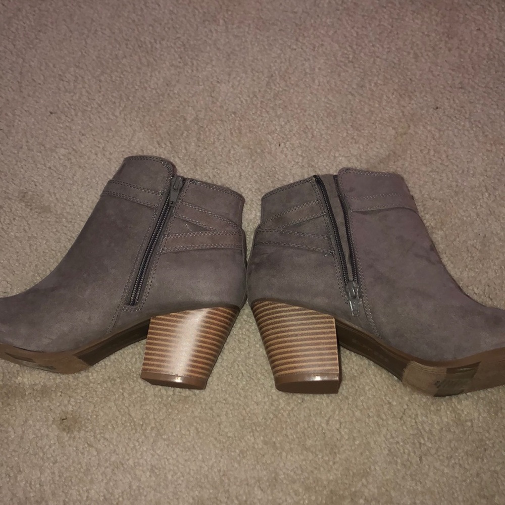 Express Booties - Picture 2 of 4